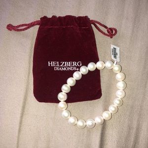 Pearl bracelet